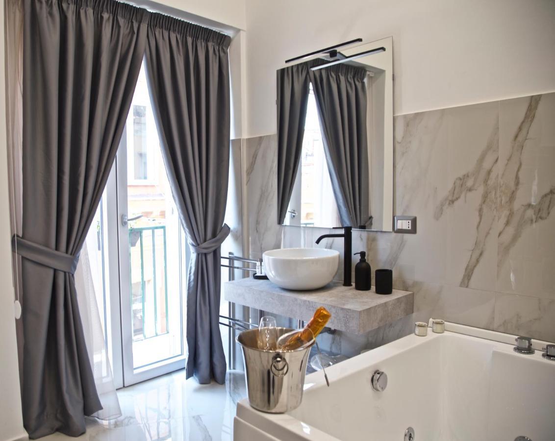 Scugnizzo Apartment Luxury Home Nápoles Exterior foto